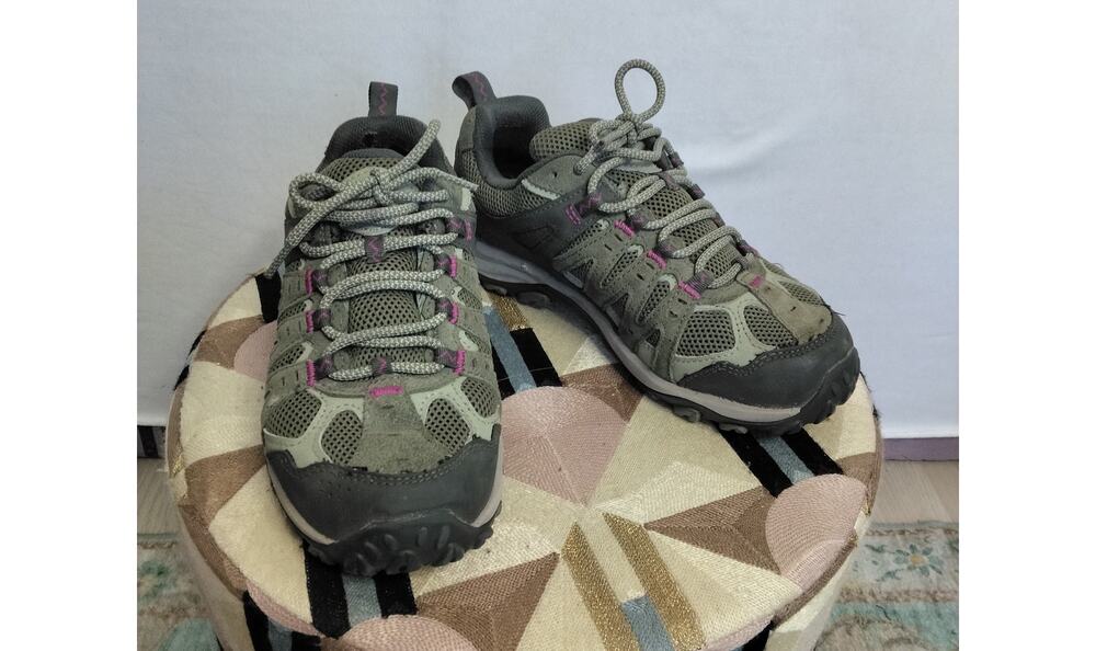 Merrell Accentor 3 Low Womans Hiking Shoes Sz 8 Olive Green Pink Trailwear
